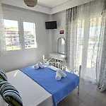 Apartment Lina's Beachfront By Optimum Link