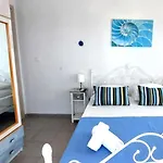 Apartment Lina's Beachfront By Optimum Link *