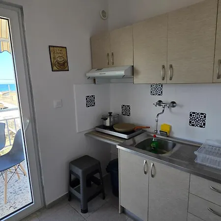 Lägenhet Lina's Beachfront By Optimum Link