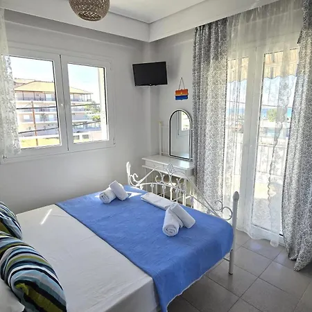 Lägenhet Lina's Beachfront By Optimum Link