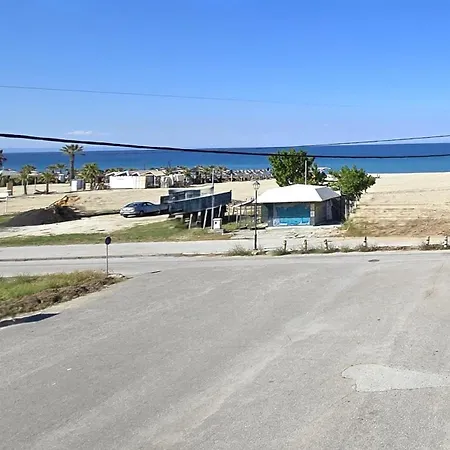 Lina's Beachfront By Optimum Link Lägenhet *