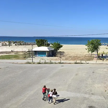 Lina's Beachfront By Optimum Link Lägenhet *