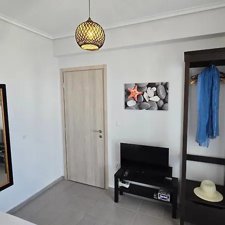 Lina's Beachfront By Optimum Link