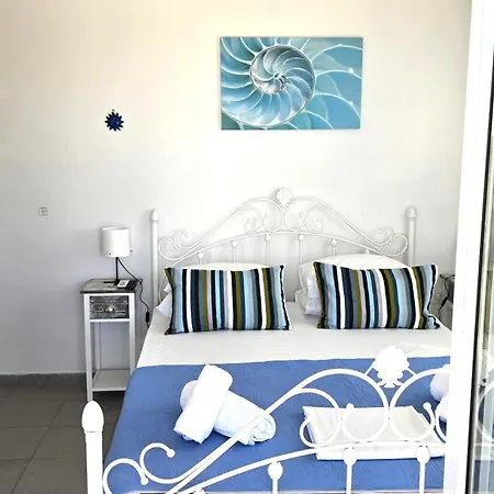 Lägenhet Lina's Beachfront By Optimum Link