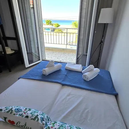 Lägenhet Lina's Beachfront By Optimum Link *