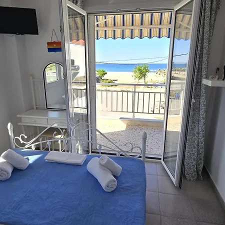 Lägenhet Lina's Beachfront By Optimum Link *