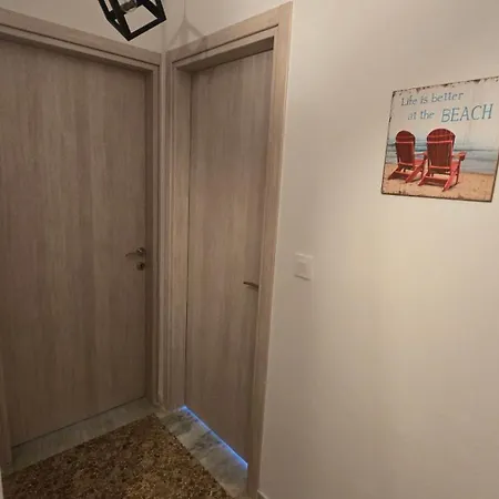 Lina's Beachfront By Optimum Link