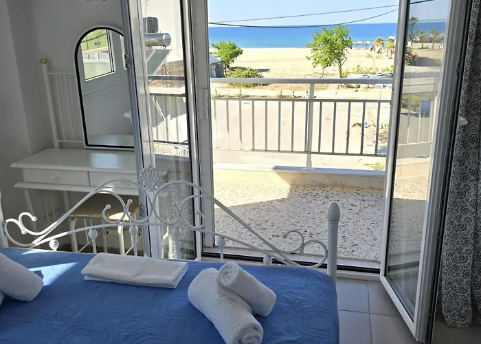 Lina's Beachfront By Optimum Link * ניי פורי