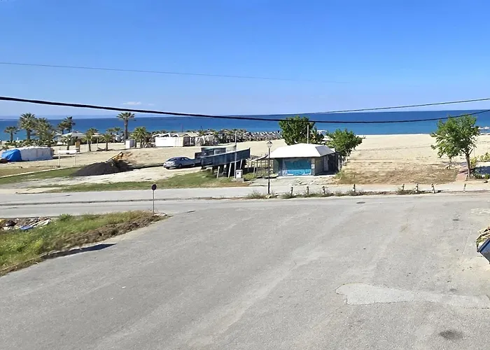 Lina's Beachfront By Optimum Link דירה *