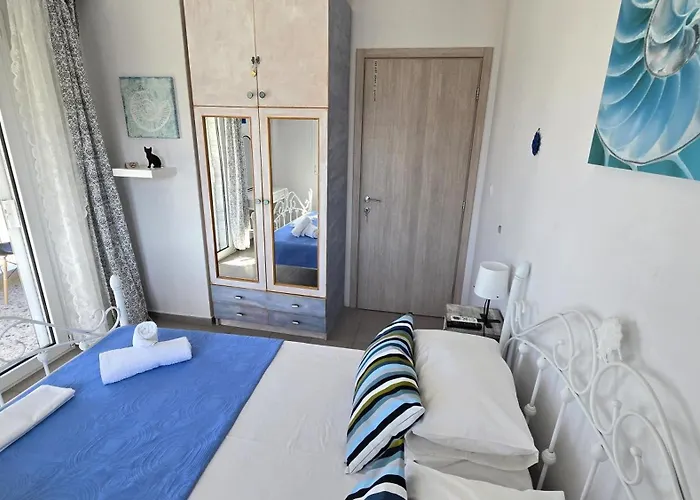 Lina's Beachfront By Optimum Link