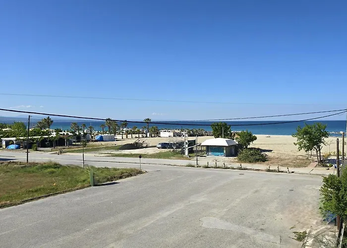 Lina's Beachfront By Optimum Link ניי פורי